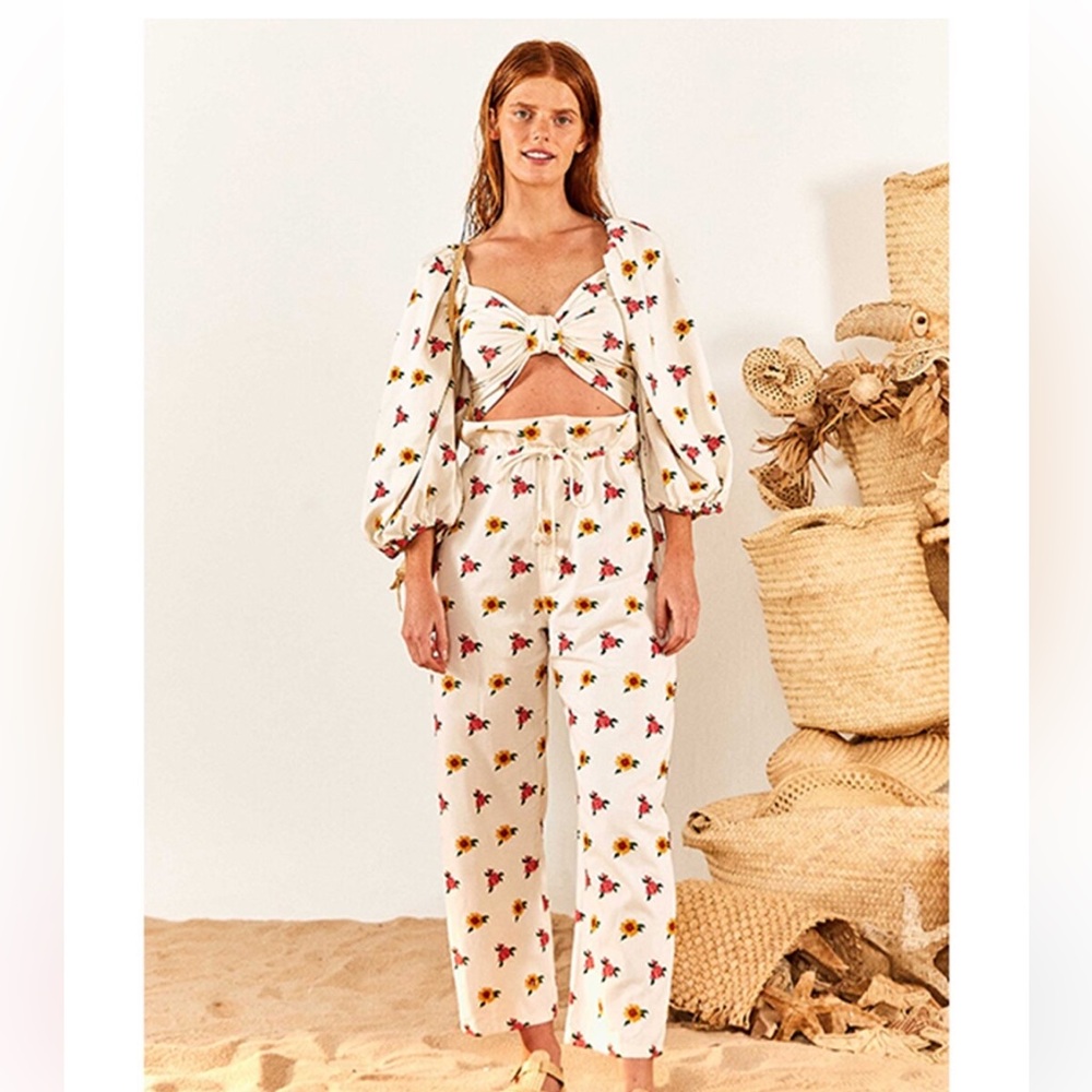 FARM rio crop top long sleeve white and floral tie in front top